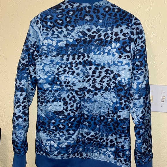 Women’s Northface jacket - Picture 4 of 9